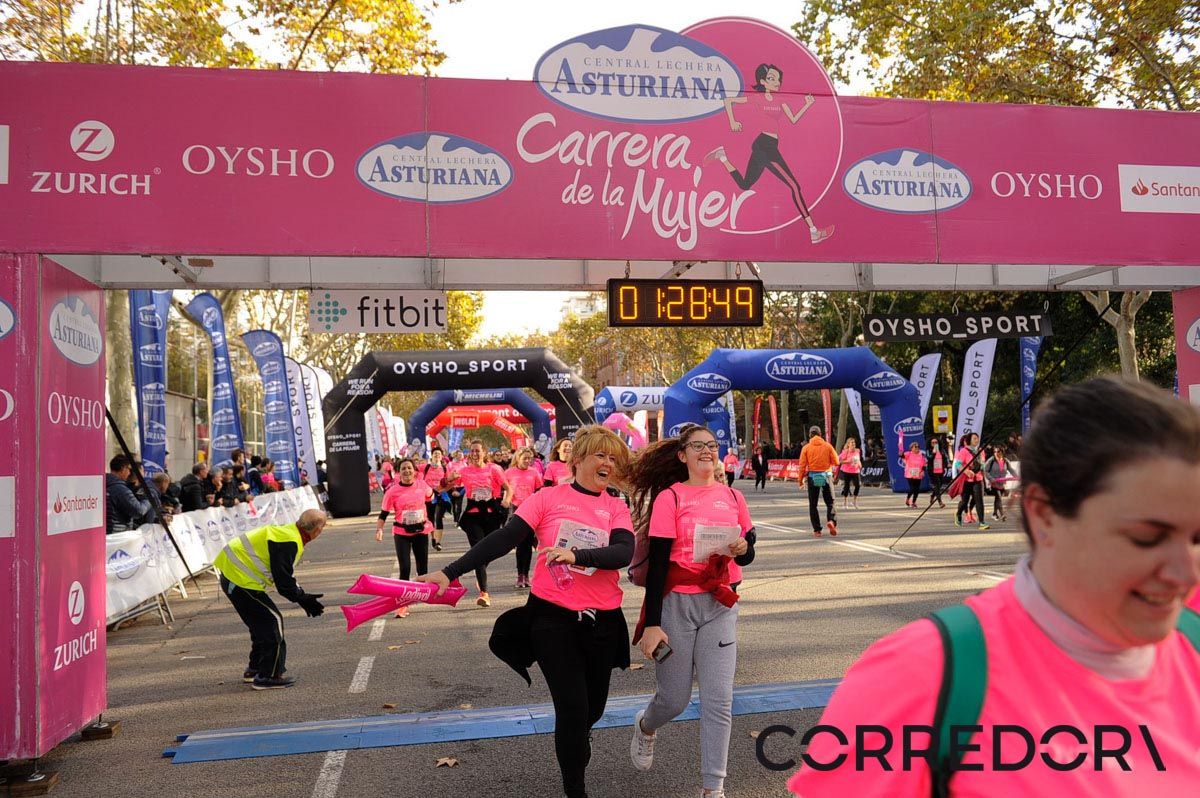 Llegada de la Carrera de la Mujer de Barcelona (ARCO IZQUIERDO 70)