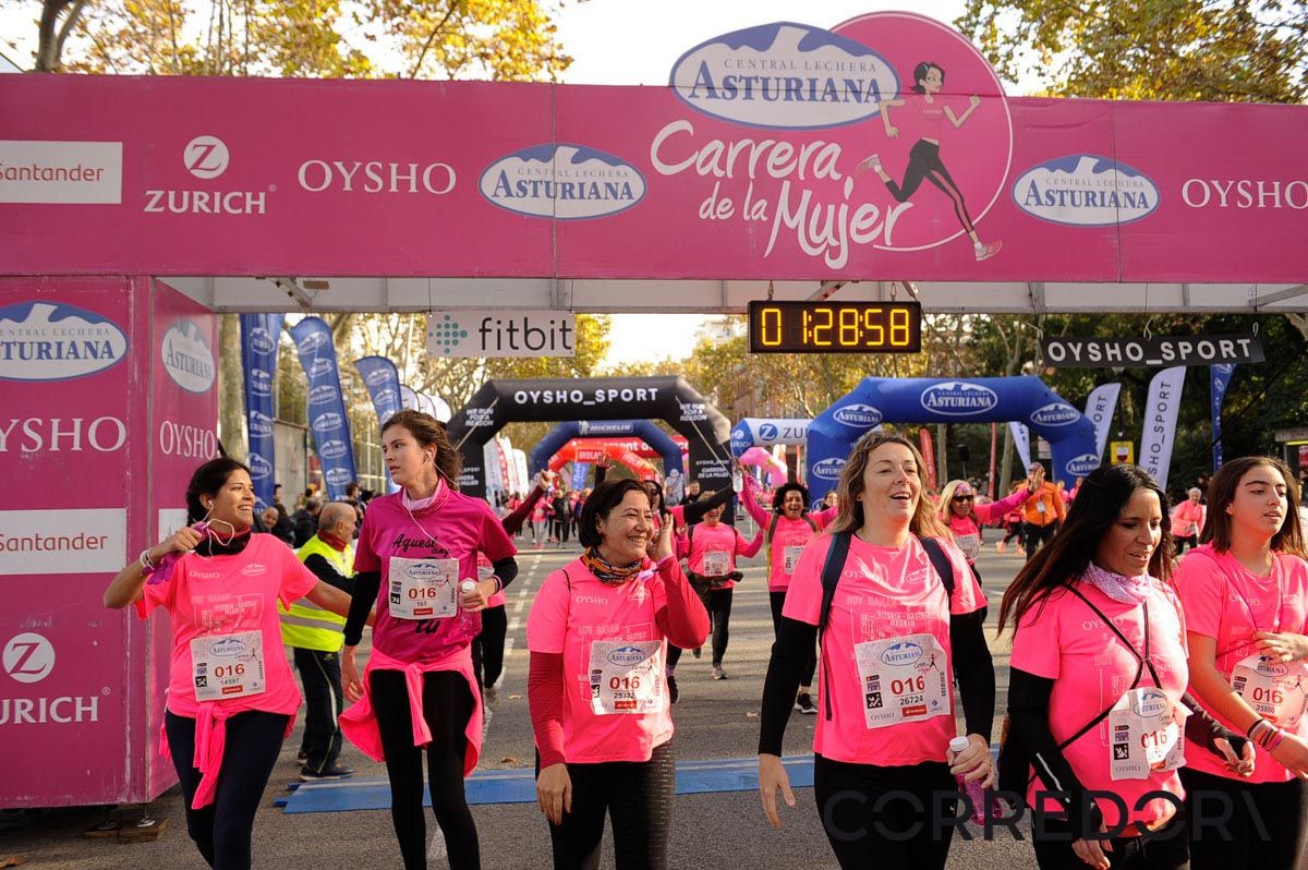 Llegada de la Carrera de la Mujer de Barcelona (ARCO IZQUIERDO 71)