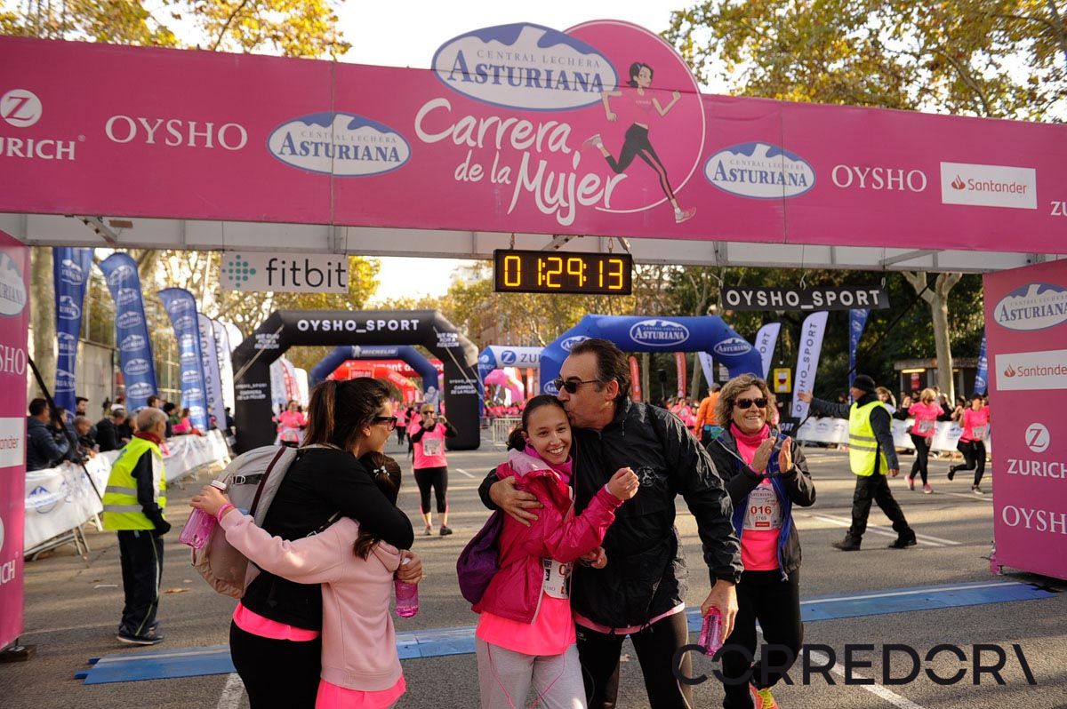 Llegada de la Carrera de la Mujer de Barcelona (ARCO IZQUIERDO 71)