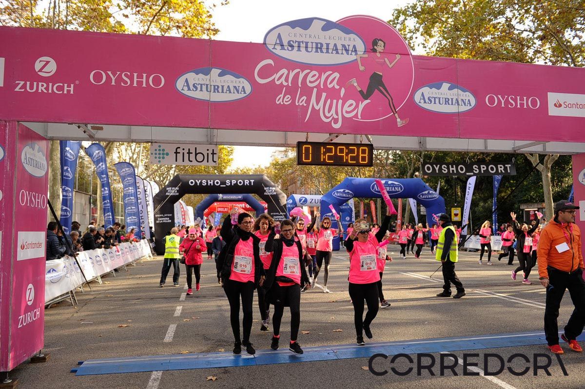 Llegada de la Carrera de la Mujer de Barcelona (ARCO IZQUIERDO 71)