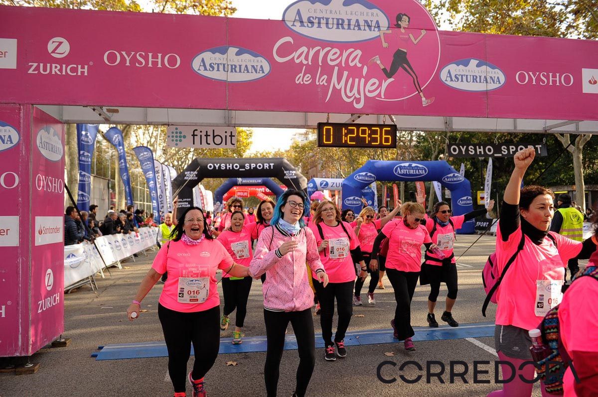 Llegada de la Carrera de la Mujer de Barcelona (ARCO IZQUIERDO 71)