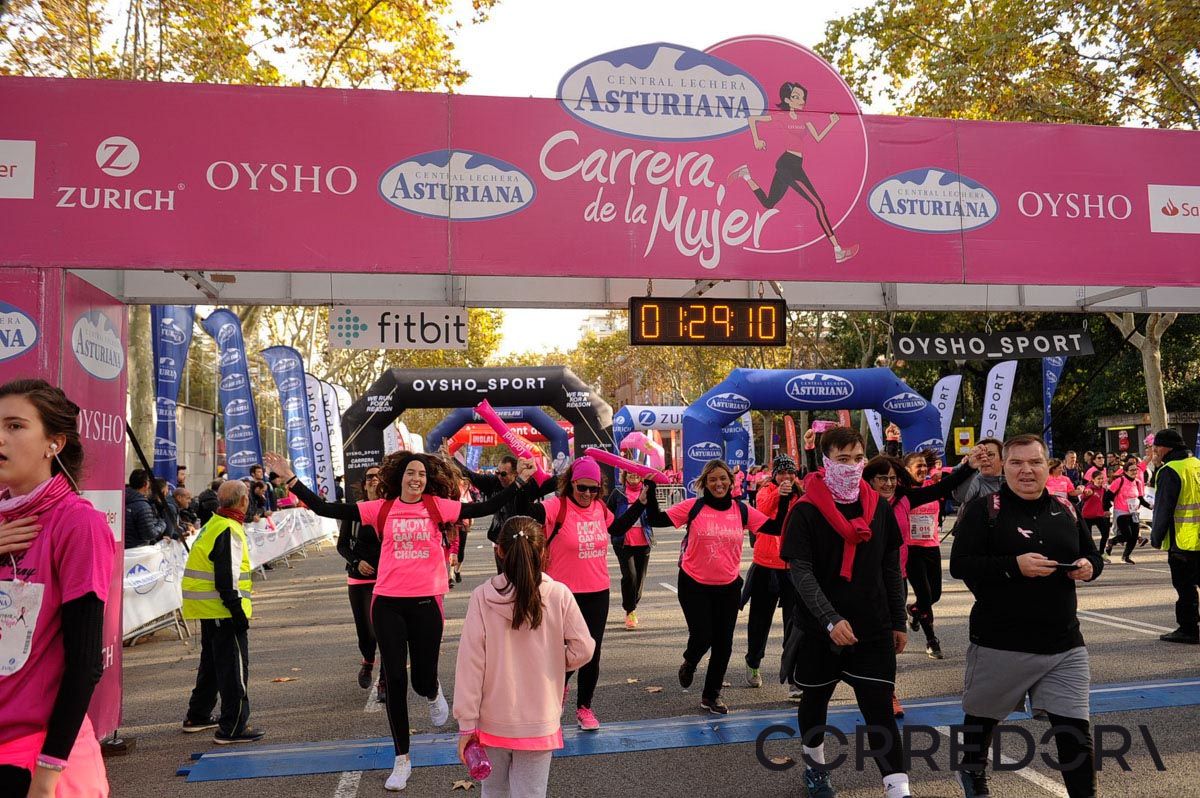 Llegada de la Carrera de la Mujer de Barcelona (ARCO IZQUIERDO 71)