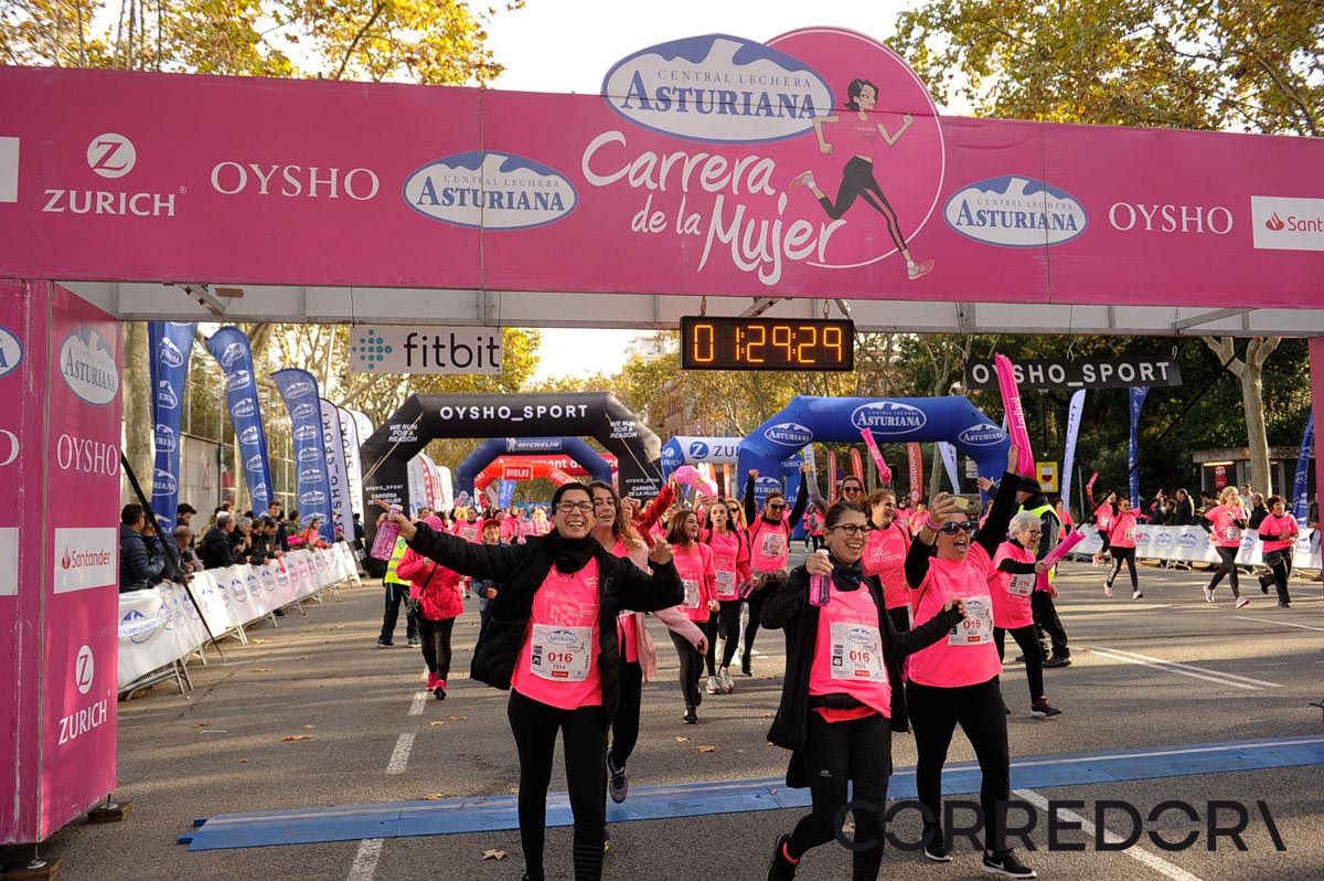 Llegada de la Carrera de la Mujer de Barcelona (ARCO IZQUIERDO 71)