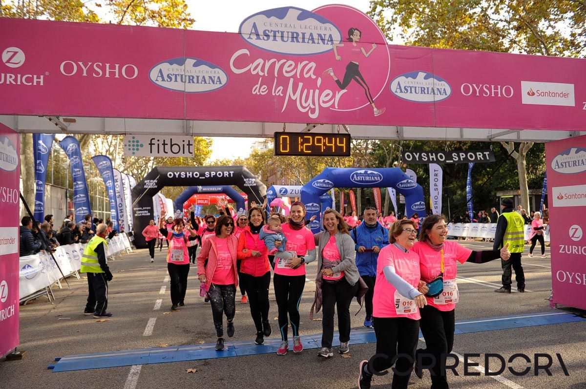 Llegada de la Carrera de la Mujer de Barcelona (ARCO IZQUIERDO 72)