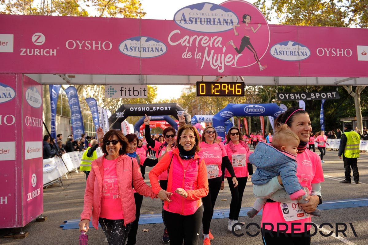Llegada de la Carrera de la Mujer de Barcelona (ARCO IZQUIERDO 72)