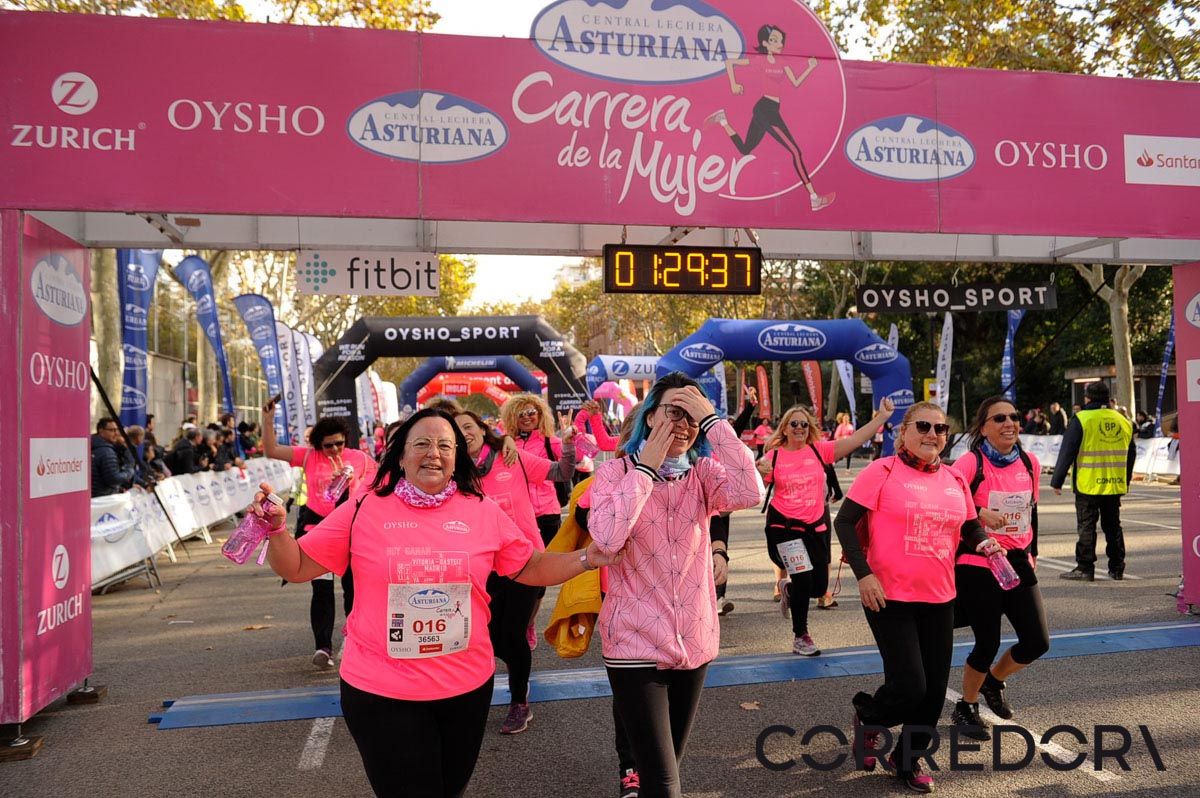 Llegada de la Carrera de la Mujer de Barcelona (ARCO IZQUIERDO 72)