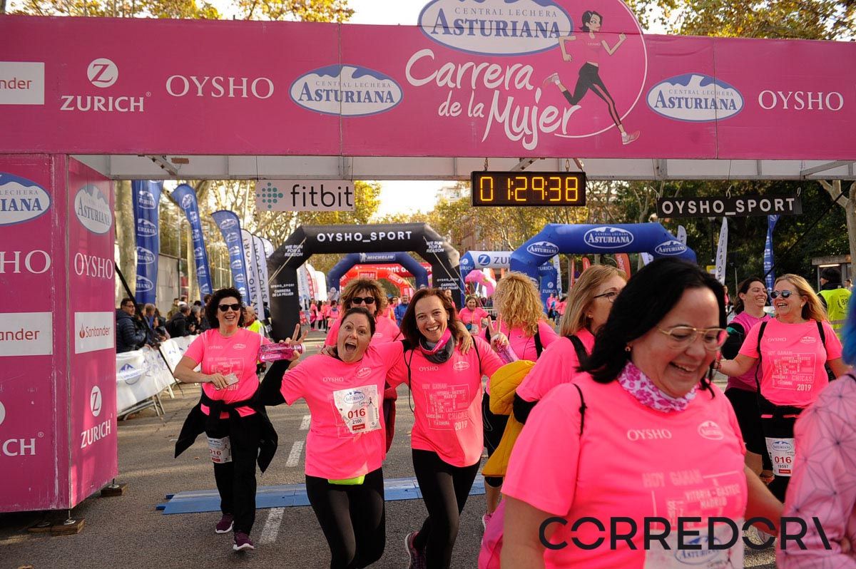 Llegada de la Carrera de la Mujer de Barcelona (ARCO IZQUIERDO 72)