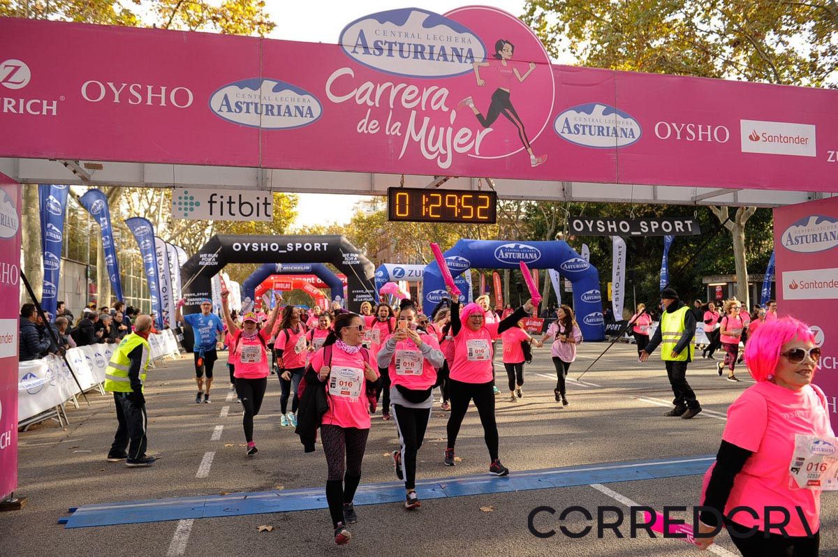 Llegada de la Carrera de la Mujer de Barcelona (ARCO IZQUIERDO 72)