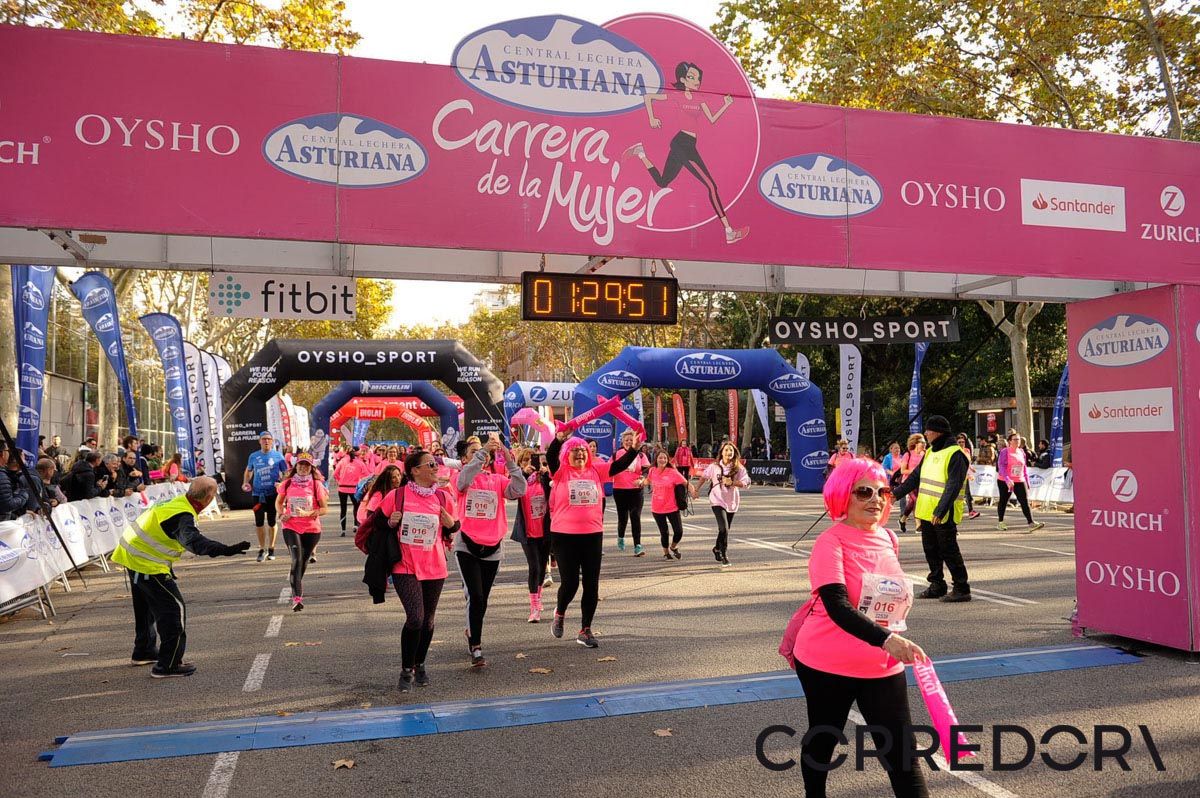 Llegada de la Carrera de la Mujer de Barcelona (ARCO IZQUIERDO 72)