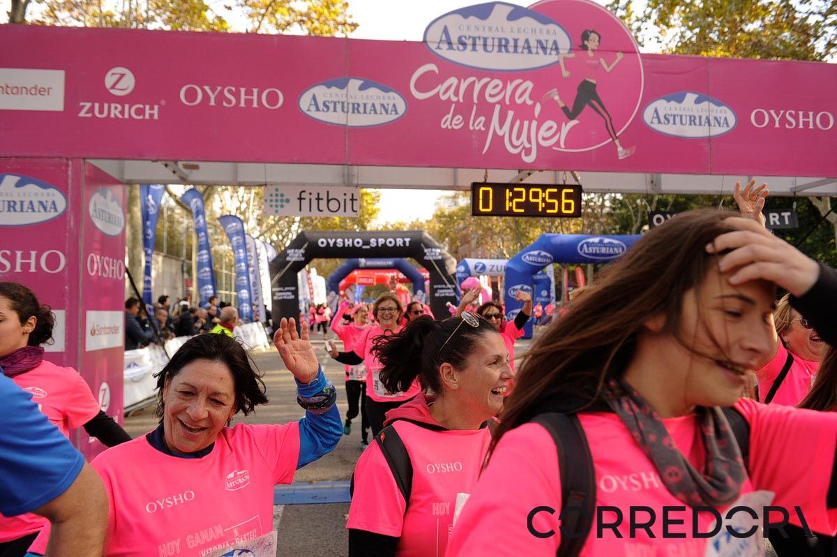 Llegada de la Carrera de la Mujer de Barcelona (ARCO IZQUIERDO 72)