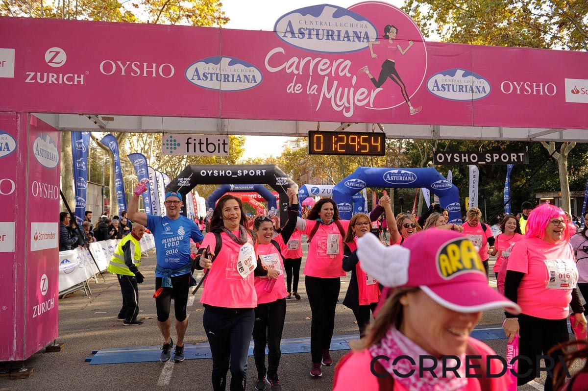 Llegada de la Carrera de la Mujer de Barcelona (ARCO IZQUIERDO 72)