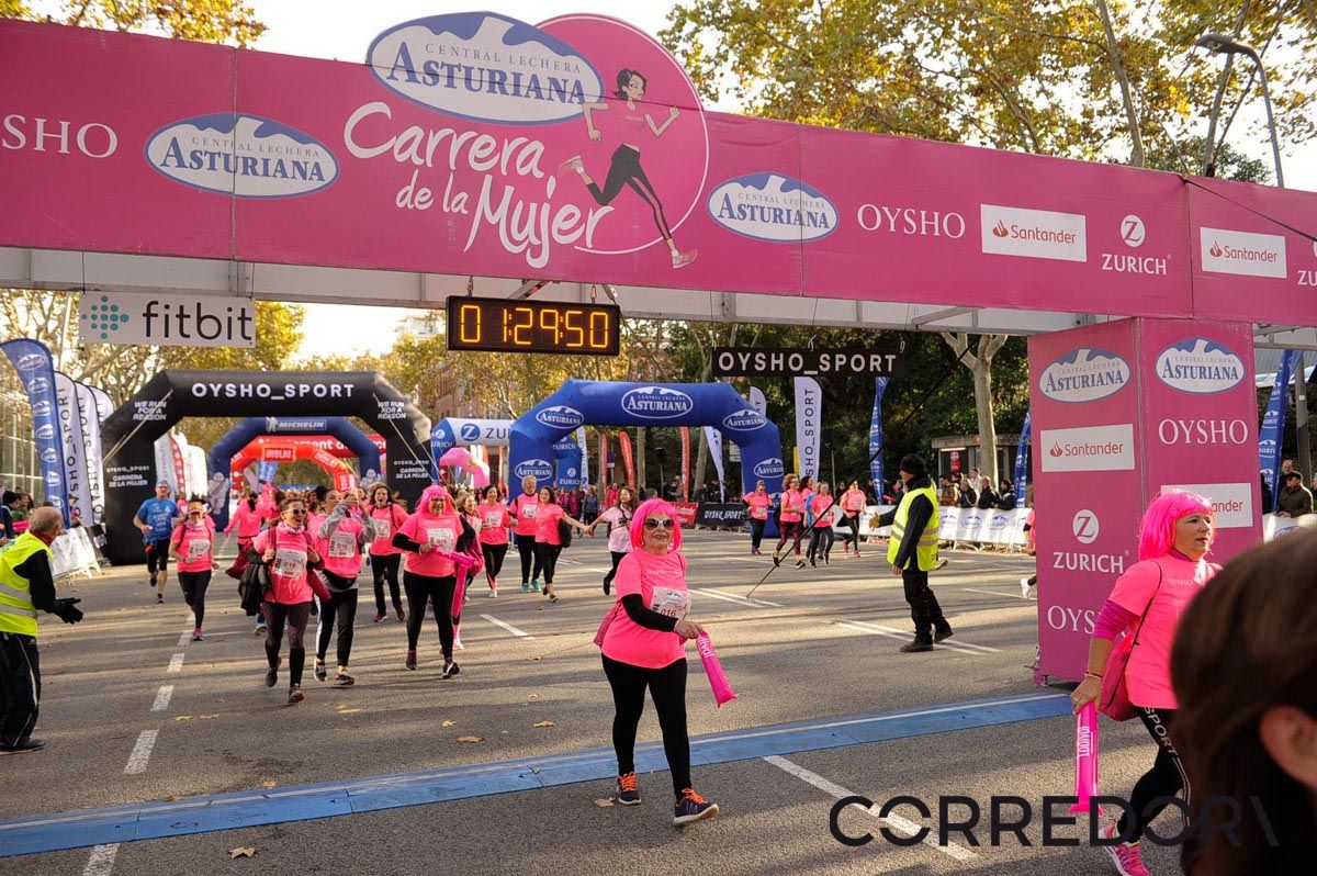 Llegada de la Carrera de la Mujer de Barcelona (ARCO IZQUIERDO 72)
