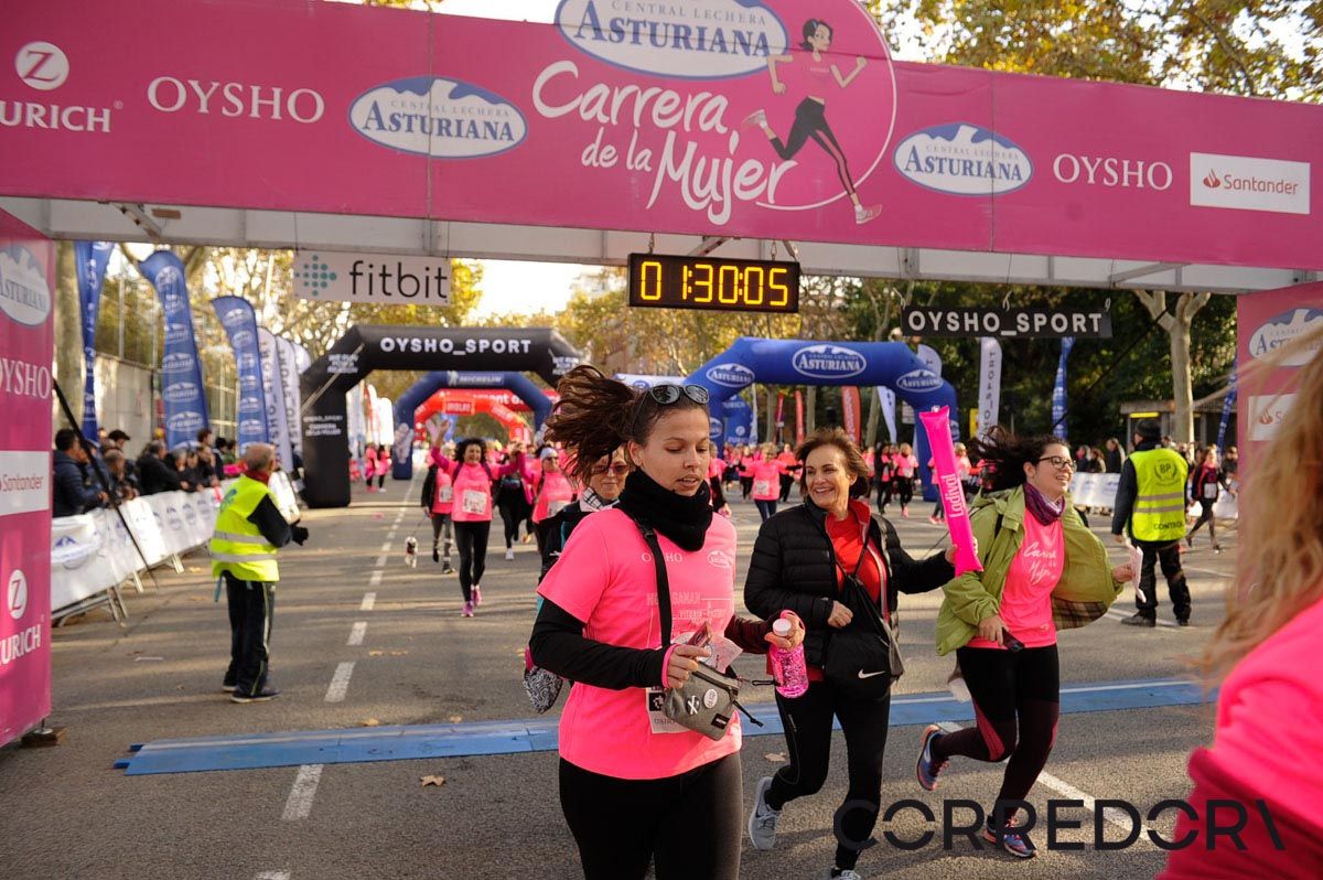 Llegada de la Carrera de la Mujer de Barcelona (ARCO IZQUIERDO 72)