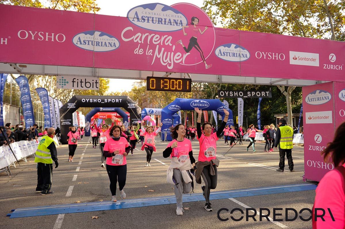 Llegada de la Carrera de la Mujer de Barcelona (ARCO IZQUIERDO 72)