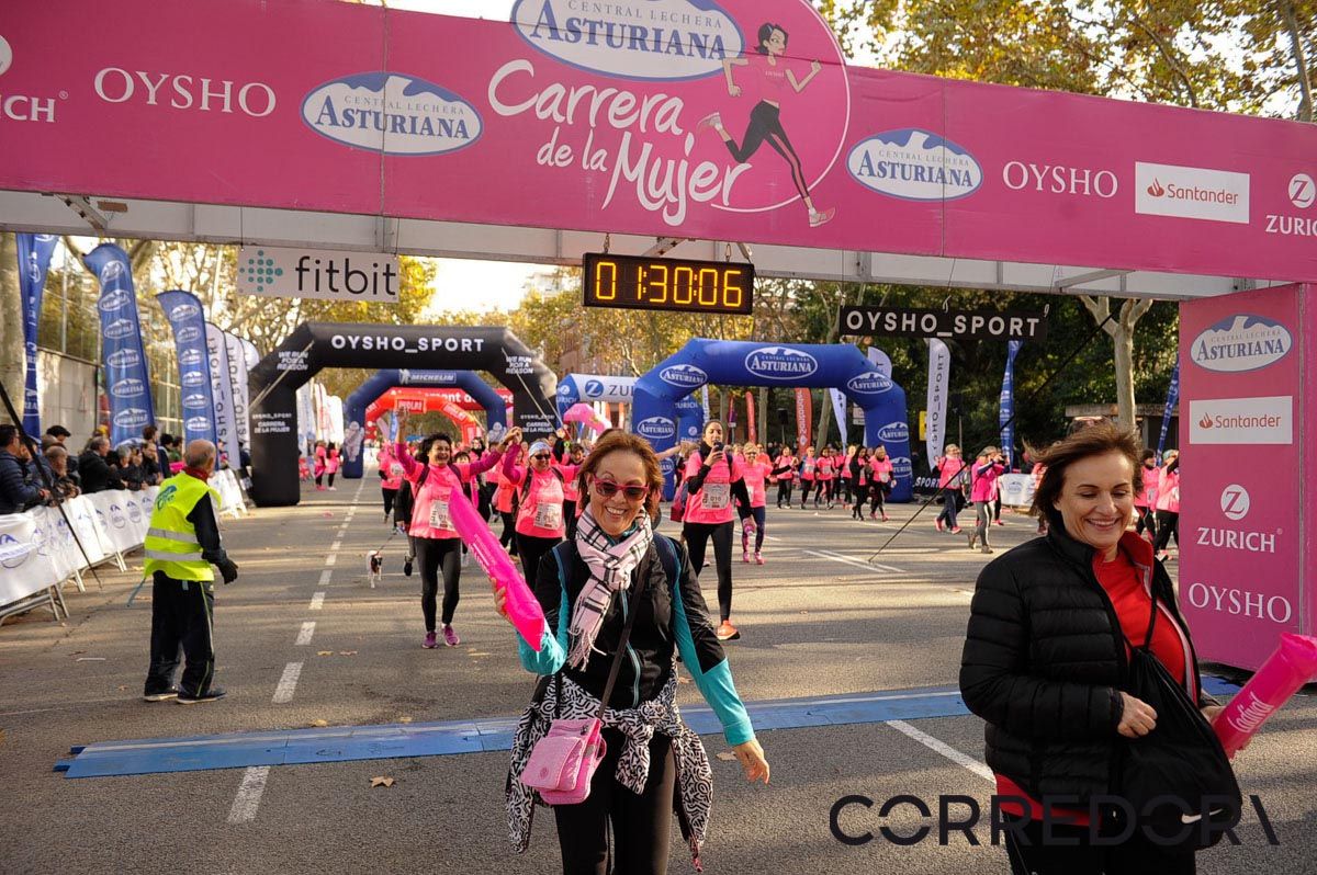Llegada de la Carrera de la Mujer de Barcelona (ARCO IZQUIERDO 72)