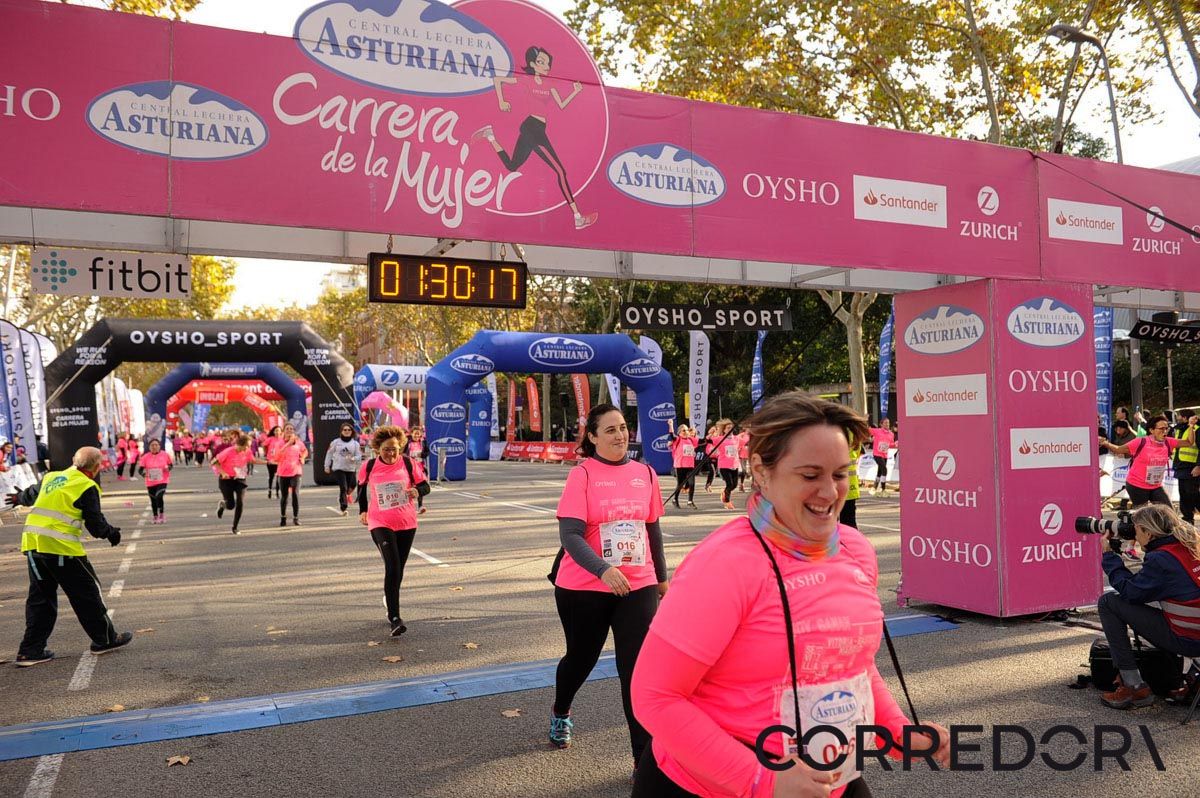 Llegada de la Carrera de la Mujer de Barcelona (ARCO IZQUIERDO 73)