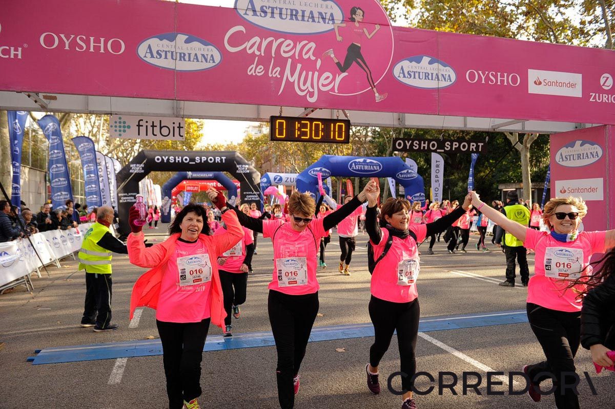 Llegada de la Carrera de la Mujer de Barcelona (ARCO IZQUIERDO 73)