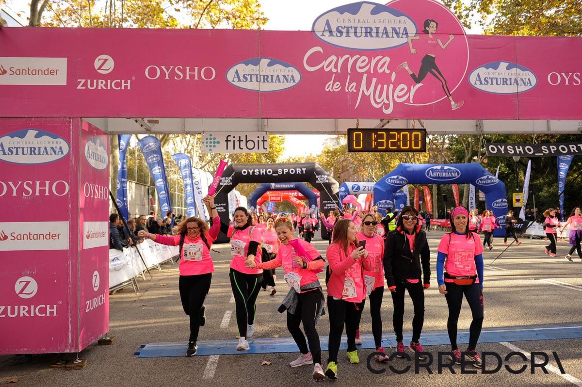 Llegada de la Carrera de la Mujer de Barcelona (ARCO IZQUIERDO 75)
