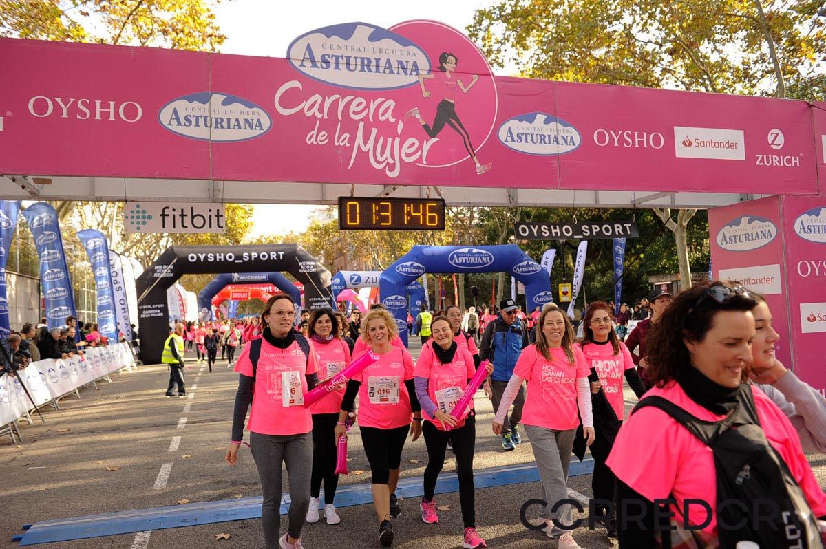 Llegada de la Carrera de la Mujer de Barcelona (ARCO IZQUIERDO 75)