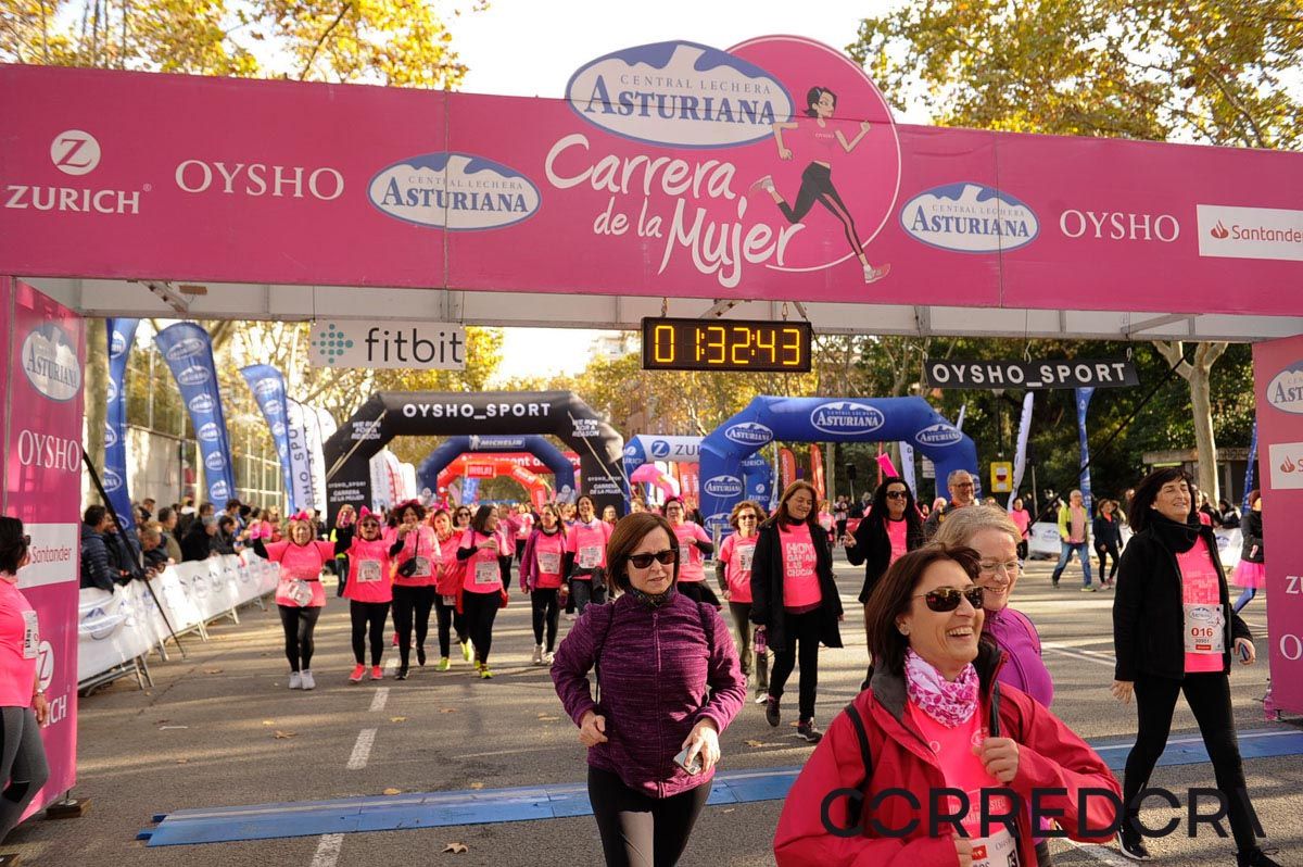 Llegada de la Carrera de la Mujer de Barcelona (ARCO IZQUIERDO 76)