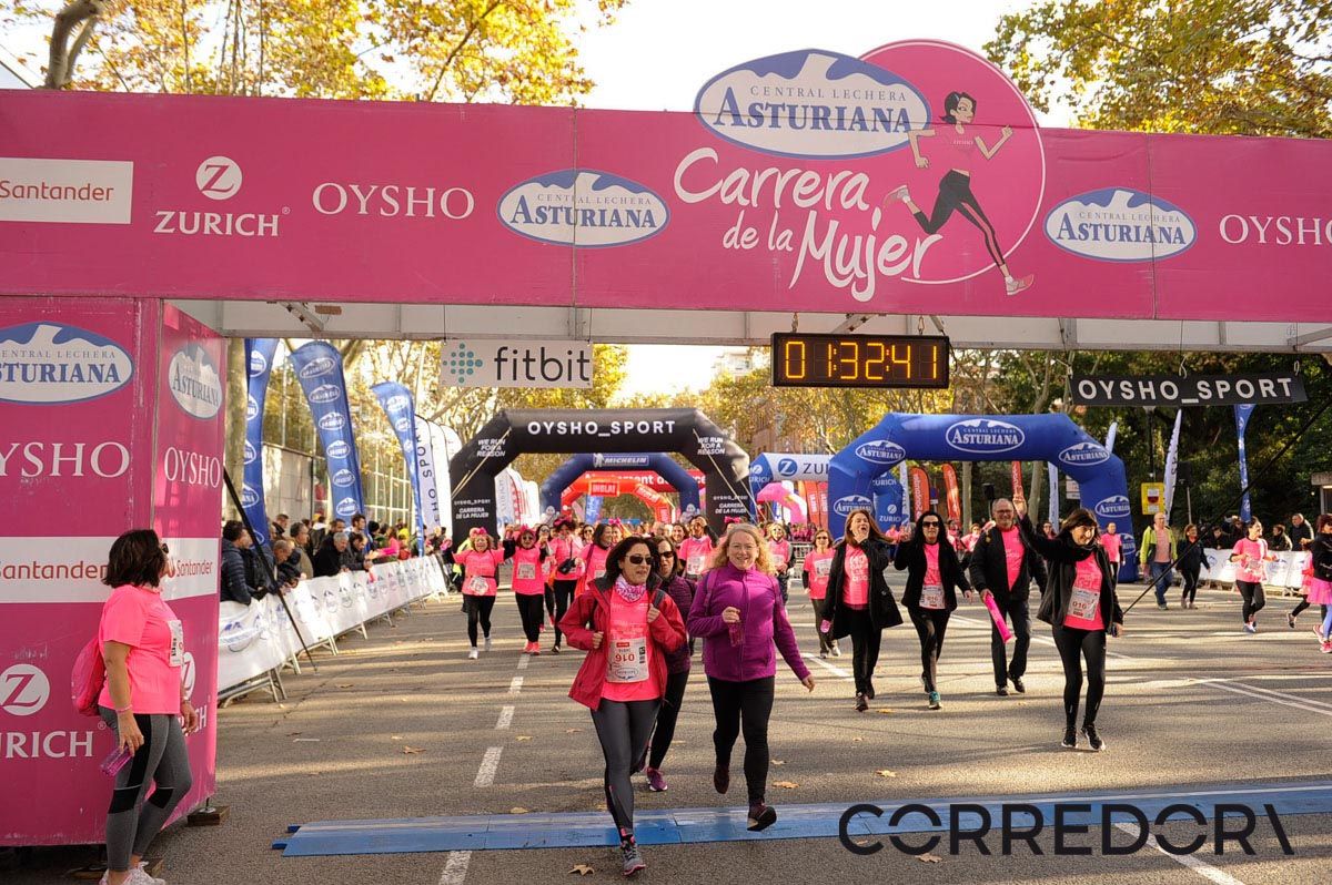 Llegada de la Carrera de la Mujer de Barcelona (ARCO IZQUIERDO 76)