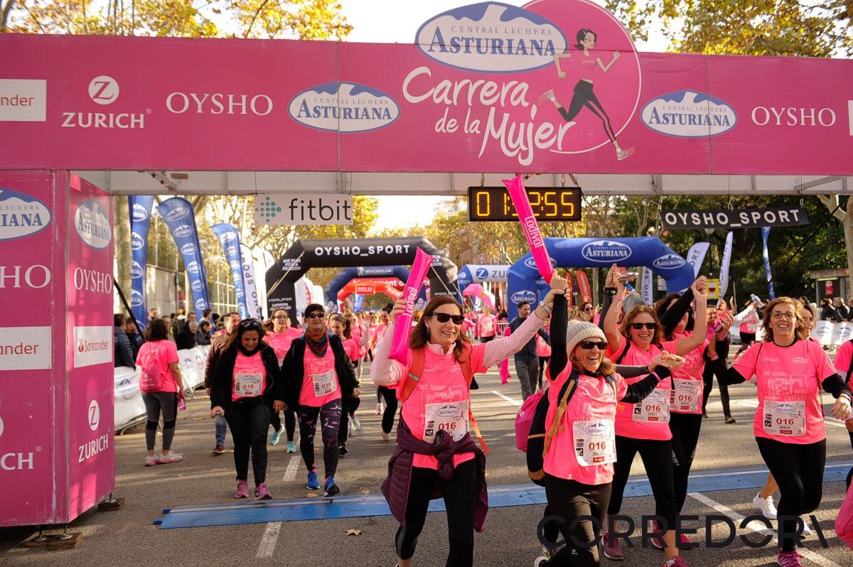 Llegada de la Carrera de la Mujer de Barcelona (ARCO IZQUIERDO 77)