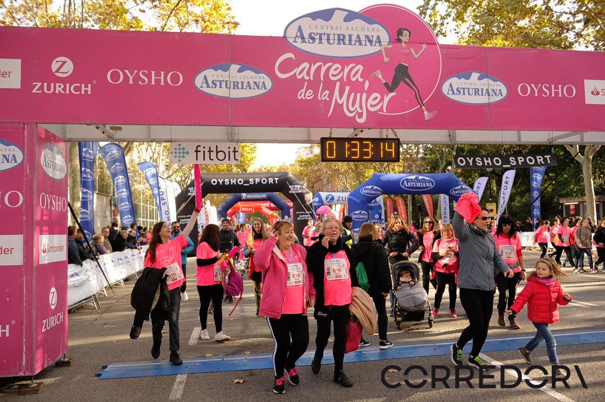 Llegada de la Carrera de la Mujer de Barcelona (ARCO IZQUIERDO 78)
