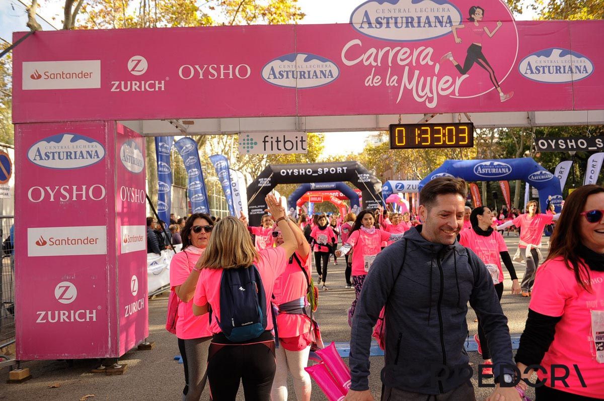 Llegada de la Carrera de la Mujer de Barcelona (ARCO IZQUIERDO 77)