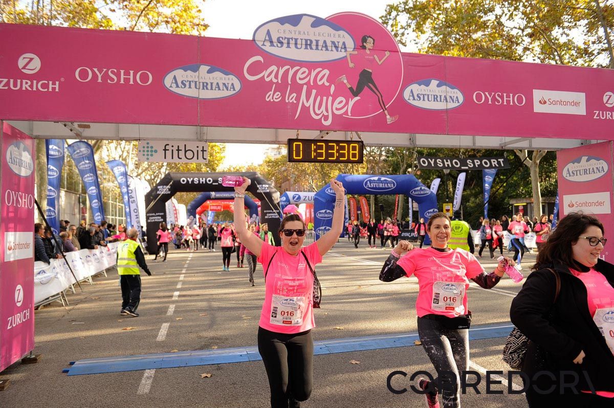 Llegada de la Carrera de la Mujer de Barcelona (ARCO IZQUIERDO 78)