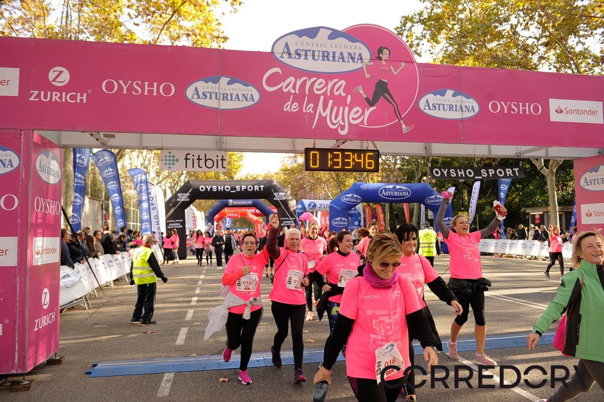 Llegada de la Carrera de la Mujer de Barcelona (ARCO IZQUIERDO 78)