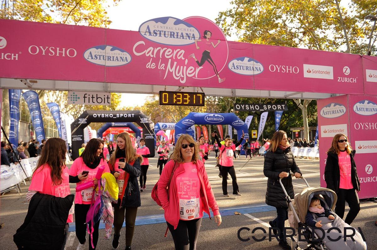 Llegada de la Carrera de la Mujer de Barcelona (ARCO IZQUIERDO 78)