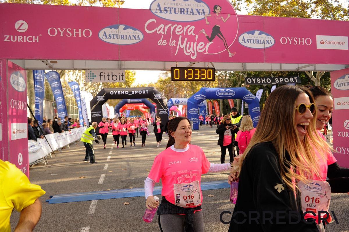 Llegada de la Carrera de la Mujer de Barcelona (ARCO IZQUIERDO 78)
