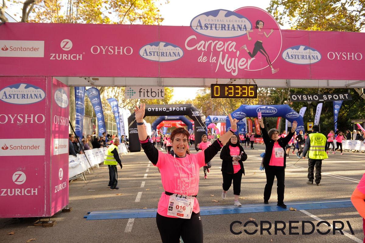 Llegada de la Carrera de la Mujer de Barcelona (ARCO IZQUIERDO 78)