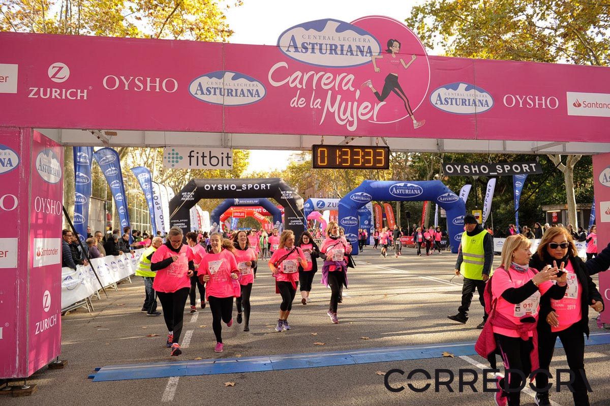 Llegada de la Carrera de la Mujer de Barcelona (ARCO IZQUIERDO 78)