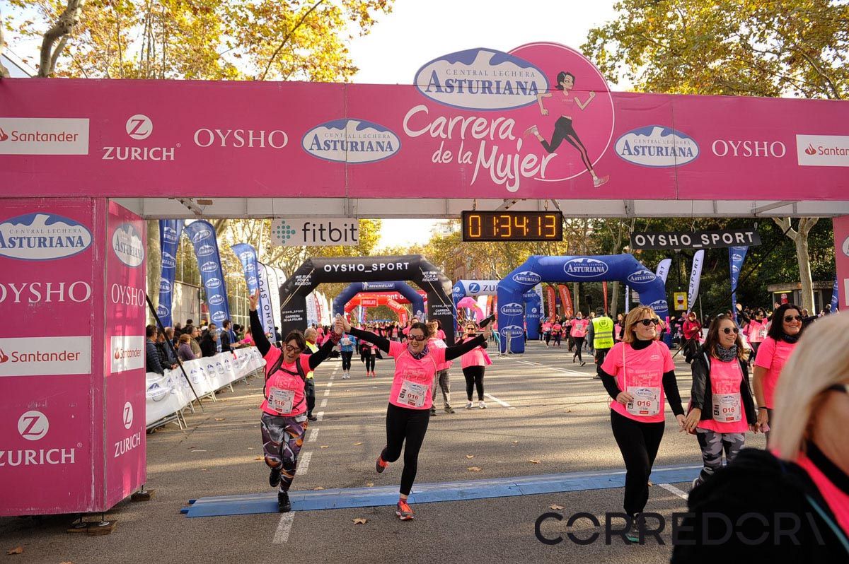 Llegada de la Carrera de la Mujer de Barcelona (ARCO IZQUIERDO 79)