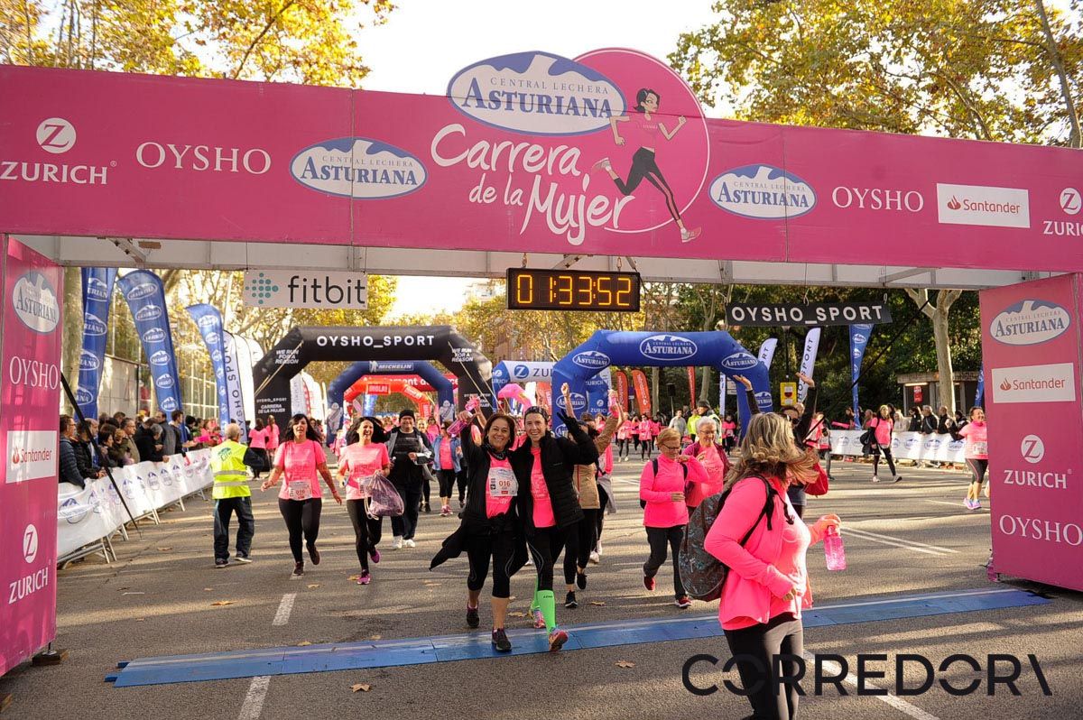 Llegada de la Carrera de la Mujer de Barcelona (ARCO IZQUIERDO 78)