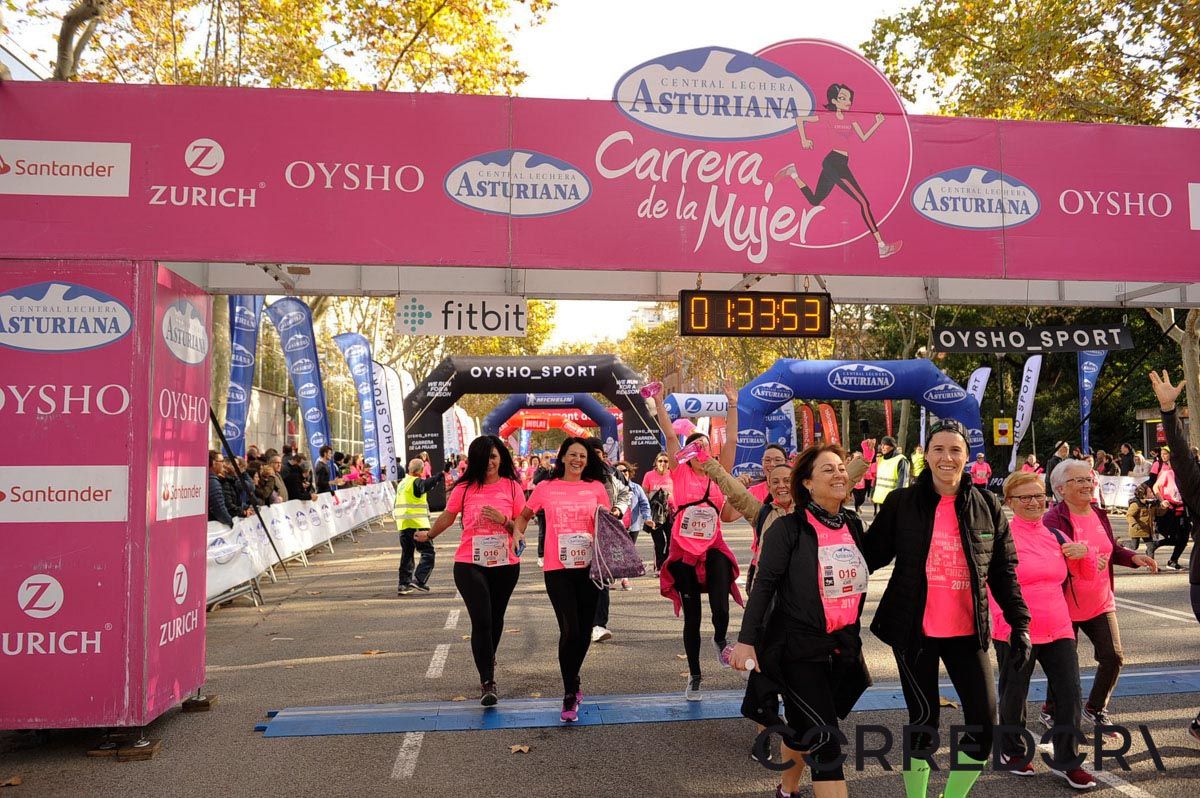 Llegada de la Carrera de la Mujer de Barcelona (ARCO IZQUIERDO 78)