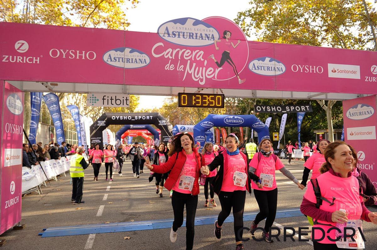 Llegada de la Carrera de la Mujer de Barcelona (ARCO IZQUIERDO 78)