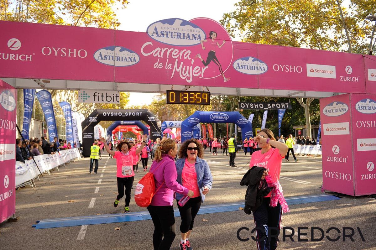 Llegada de la Carrera de la Mujer de Barcelona (ARCO IZQUIERDO 78)