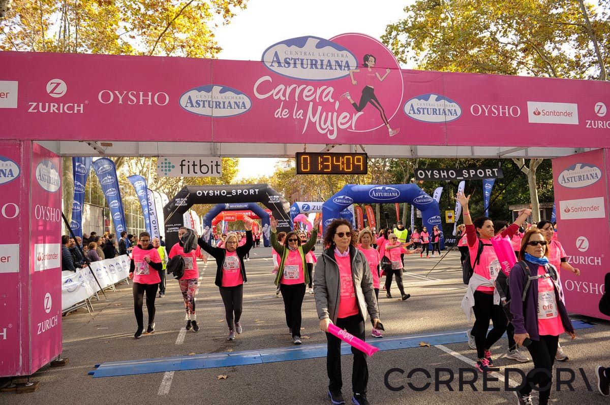 Llegada de la Carrera de la Mujer de Barcelona (ARCO IZQUIERDO 79)