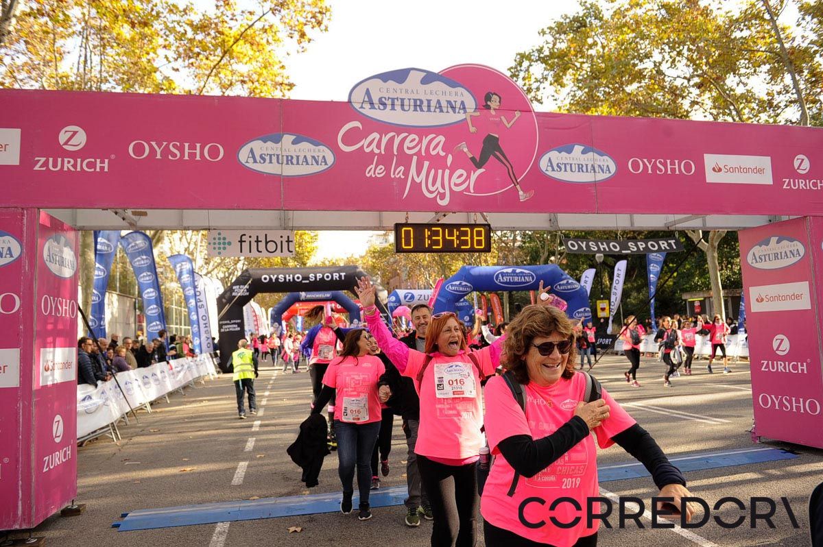 Llegada de la Carrera de la Mujer de Barcelona (ARCO IZQUIERDO 79)