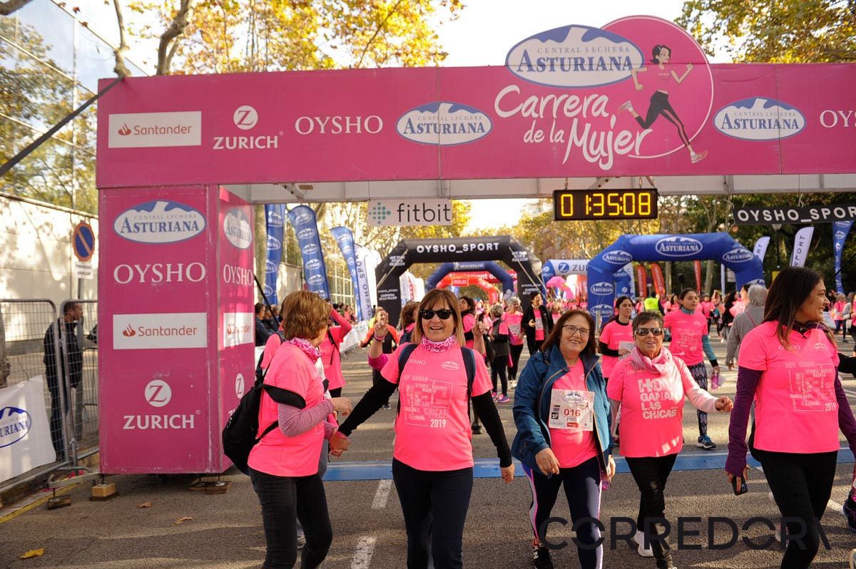 Llegada de la Carrera de la Mujer de Barcelona (ARCO IZQUIERDO 80)