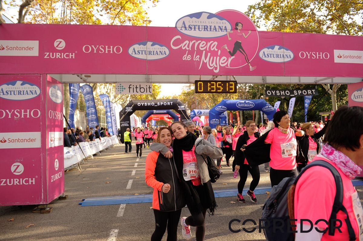 Llegada de la Carrera de la Mujer de Barcelona (ARCO IZQUIERDO 80)