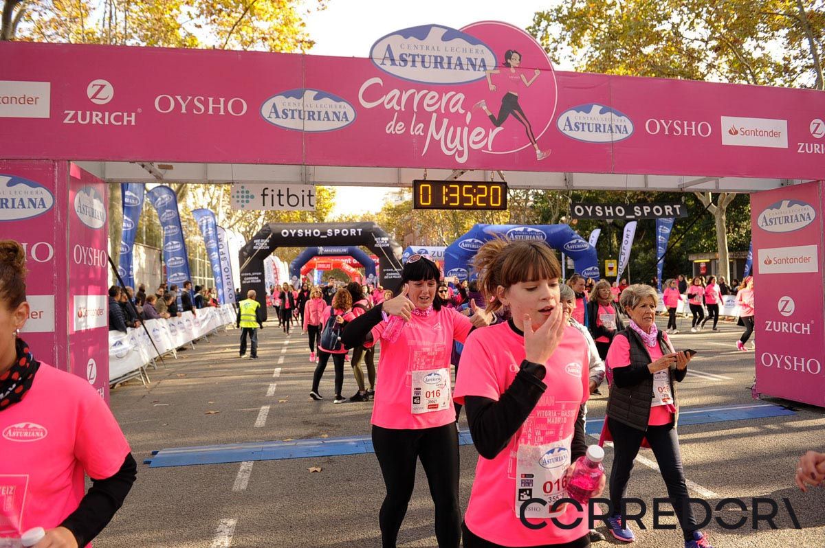 Llegada de la Carrera de la Mujer de Barcelona (ARCO IZQUIERDO 80)