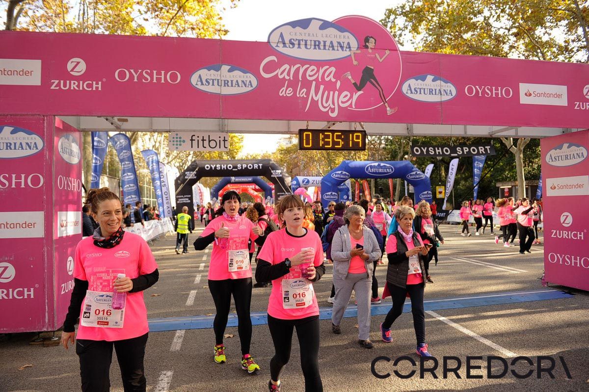 Llegada de la Carrera de la Mujer de Barcelona (ARCO IZQUIERDO 80)