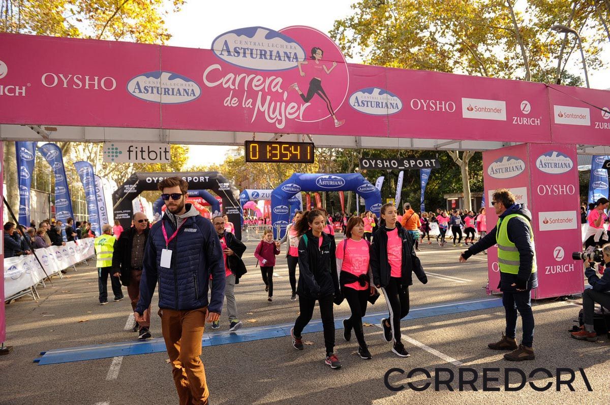 Llegada de la Carrera de la Mujer de Barcelona (ARCO IZQUIERDO 80)