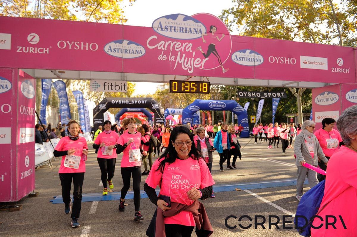 Llegada de la Carrera de la Mujer de Barcelona (ARCO IZQUIERDO 80)