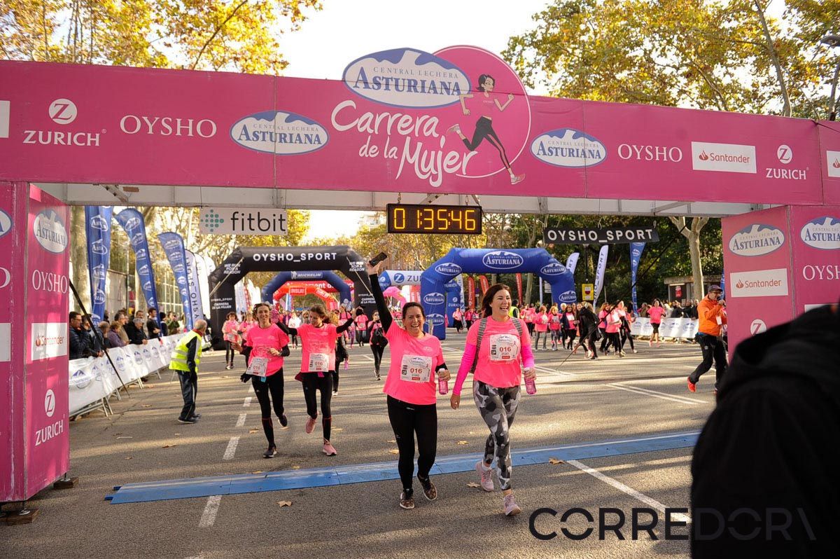 Llegada de la Carrera de la Mujer de Barcelona (ARCO IZQUIERDO 80)