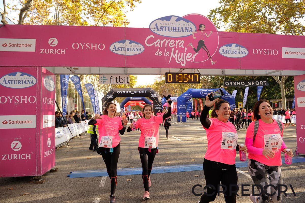 Llegada de la Carrera de la Mujer de Barcelona (ARCO IZQUIERDO 80)