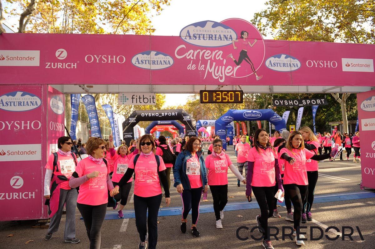 Llegada de la Carrera de la Mujer de Barcelona (ARCO IZQUIERDO 80)